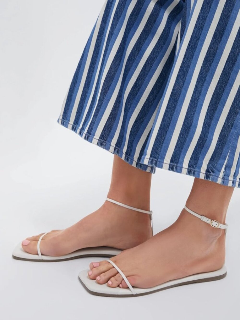 TKEES Twiggy Sandals New with Tags - Picture 2 of 3